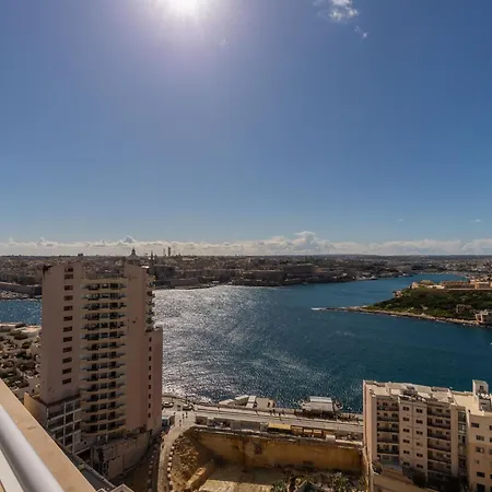 Malta - Panoramic Penthouse דירה