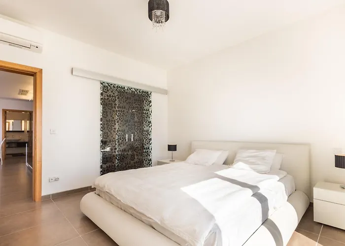 Malta - Panoramic Penthouse * Sliema